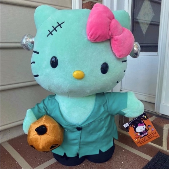 cvs hello kitty halloween greeter